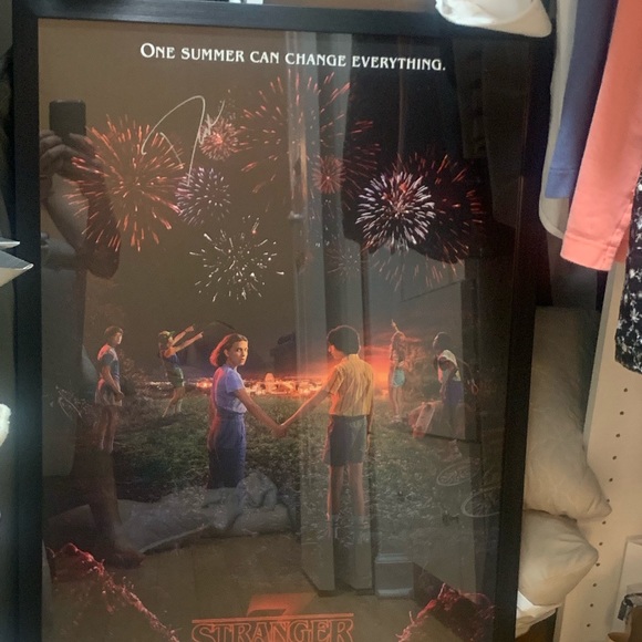 Stranger things signed poster. Signed by actor - Picture 1 of 1